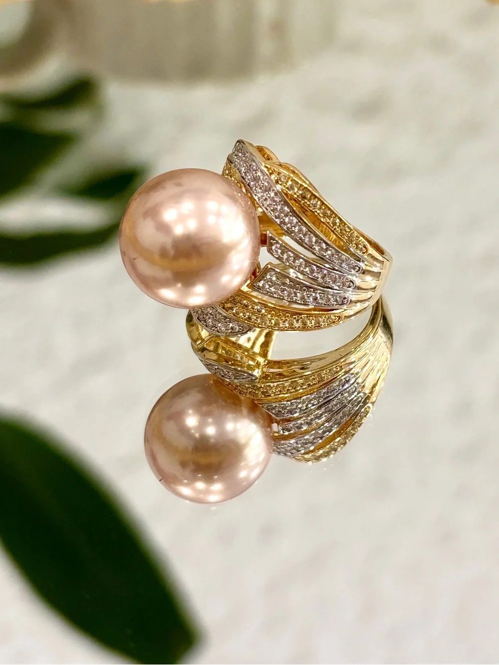 NWOT Gorgeous Champagne Color Pearl Two Tones With accents Band Ring in 8